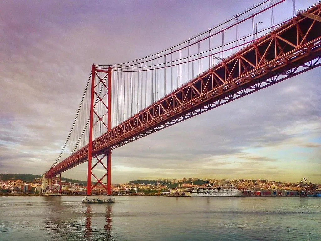 Vista Lisboa Guest Apartments Almada